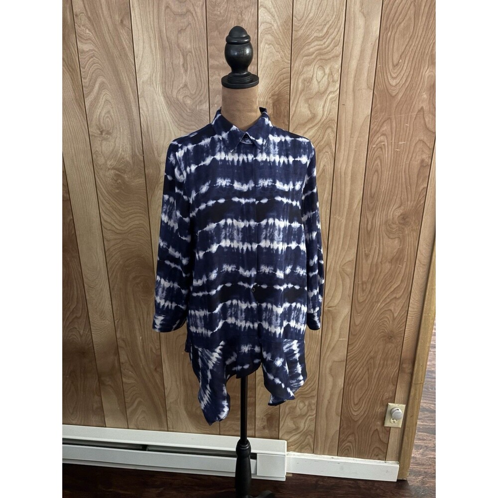 Simply Vera Vera Wang women's top in a blue and white tie-dye pattern Size Small